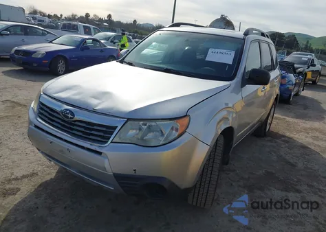2010 Subaru Forester 2.5X Premium z USA, uszkodzony, nr VIN JF2SH6CC2AH729700